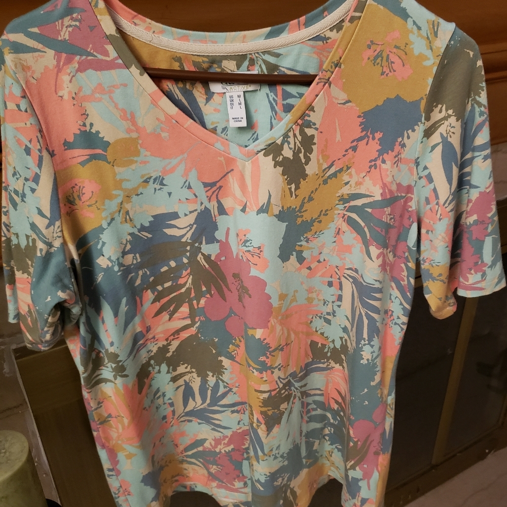 D and Co. Active print tee